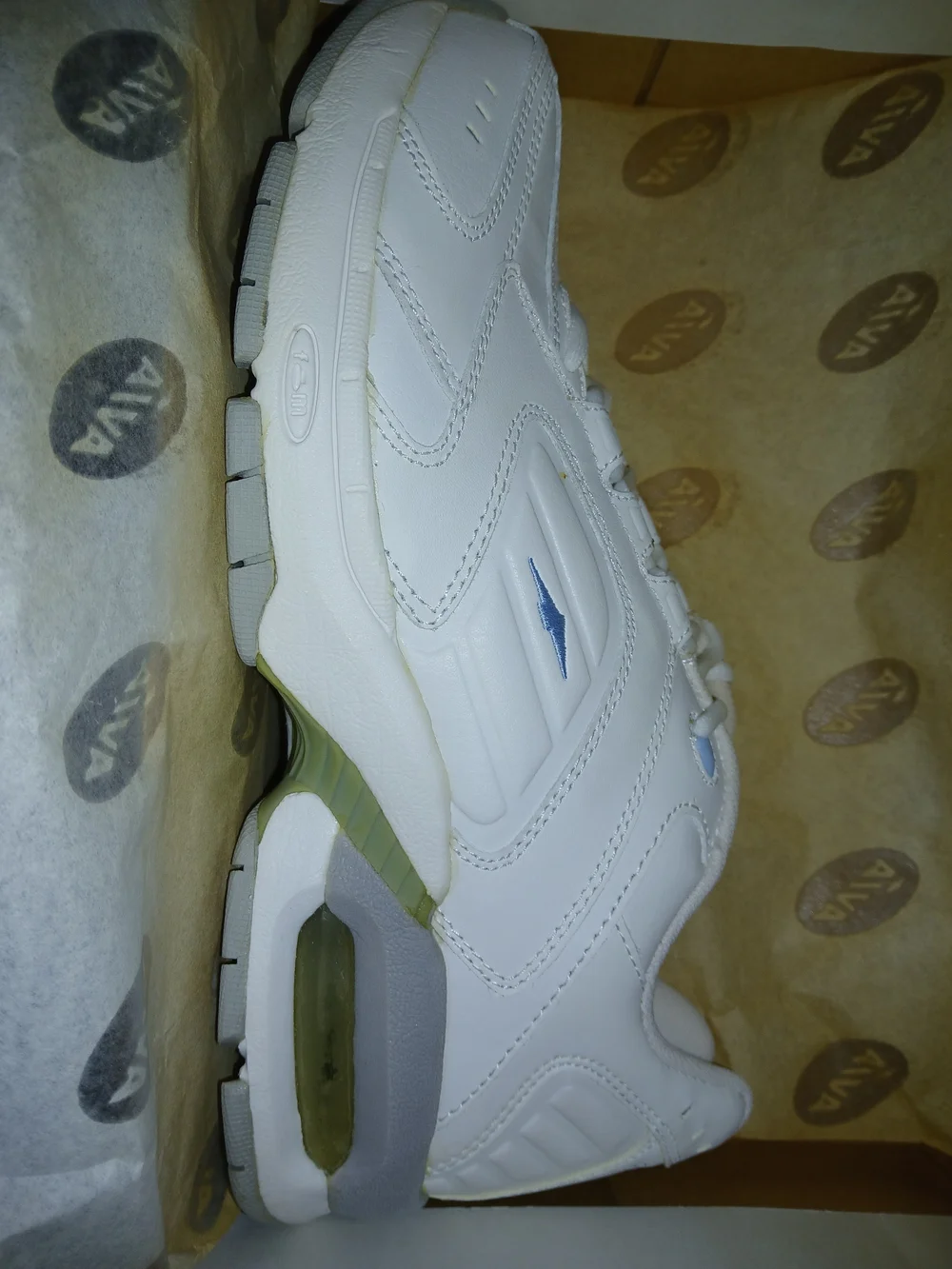 Avia Women’s White Athletic Sneakers 9.5 M NEW